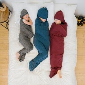 Hug Sleep Kids Hooded Sleep Pod in graphite